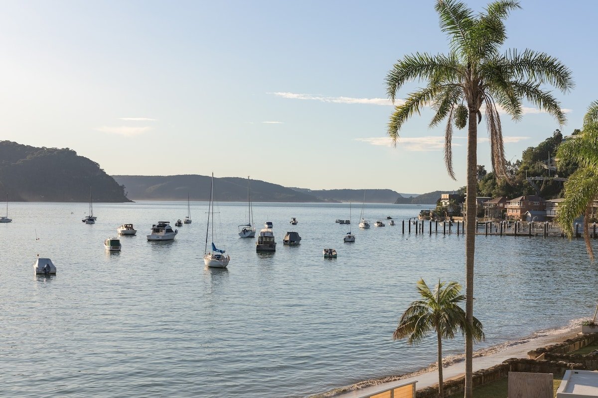 HourGlass- Absolute Beachfront gallery image 4