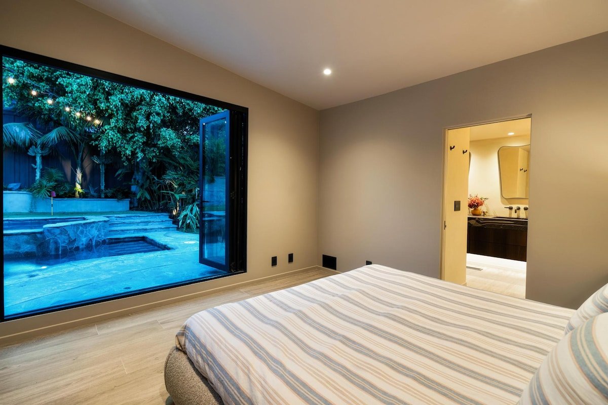 Solana Beach Luxury with Panoramic Ocean Views gallery image 4