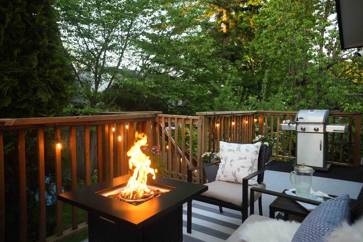 Iconic Commercial Drive: Steps to Skytrain & Fun! gallery image 3