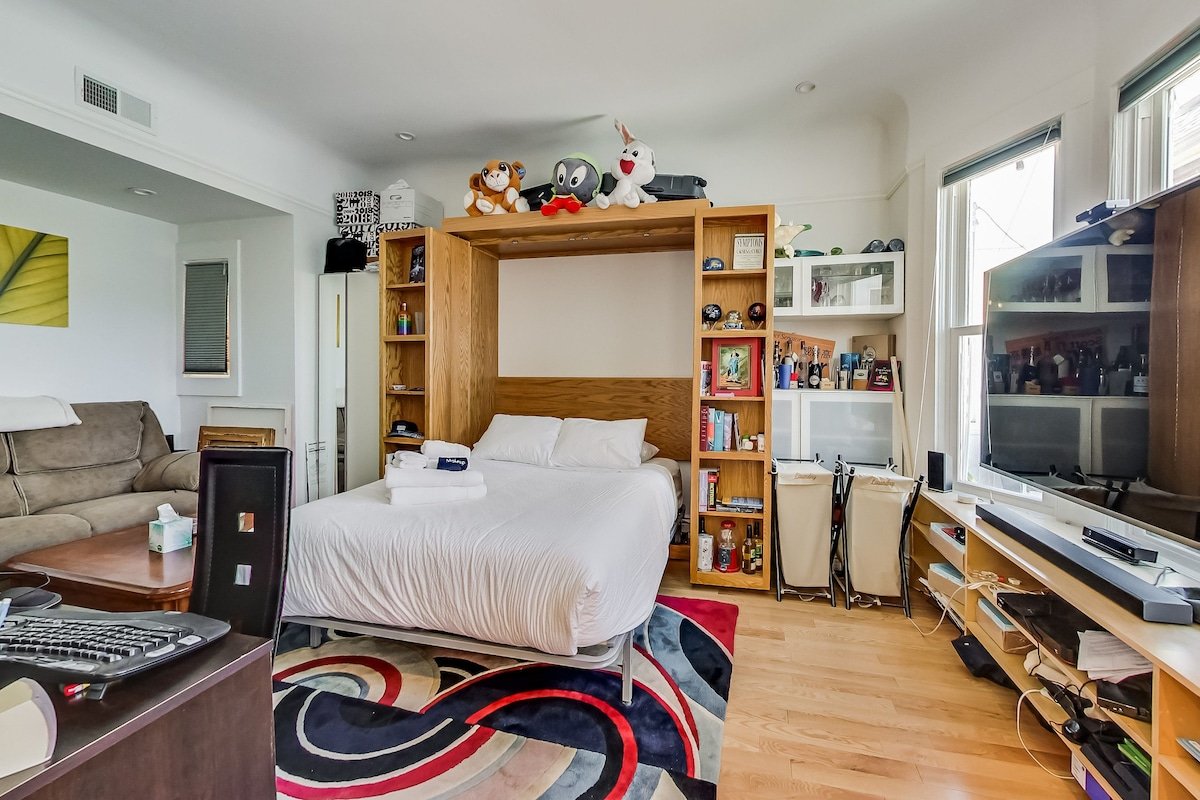 4BR/2BA Remodeled Home in the Heart of The Castro! gallery image 5