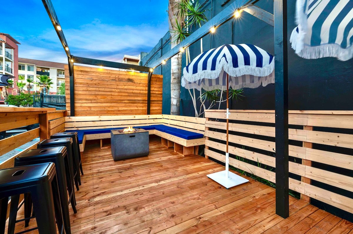 Modern Petco Park Gated Duplex with Hot Tub+Deck gallery image 3