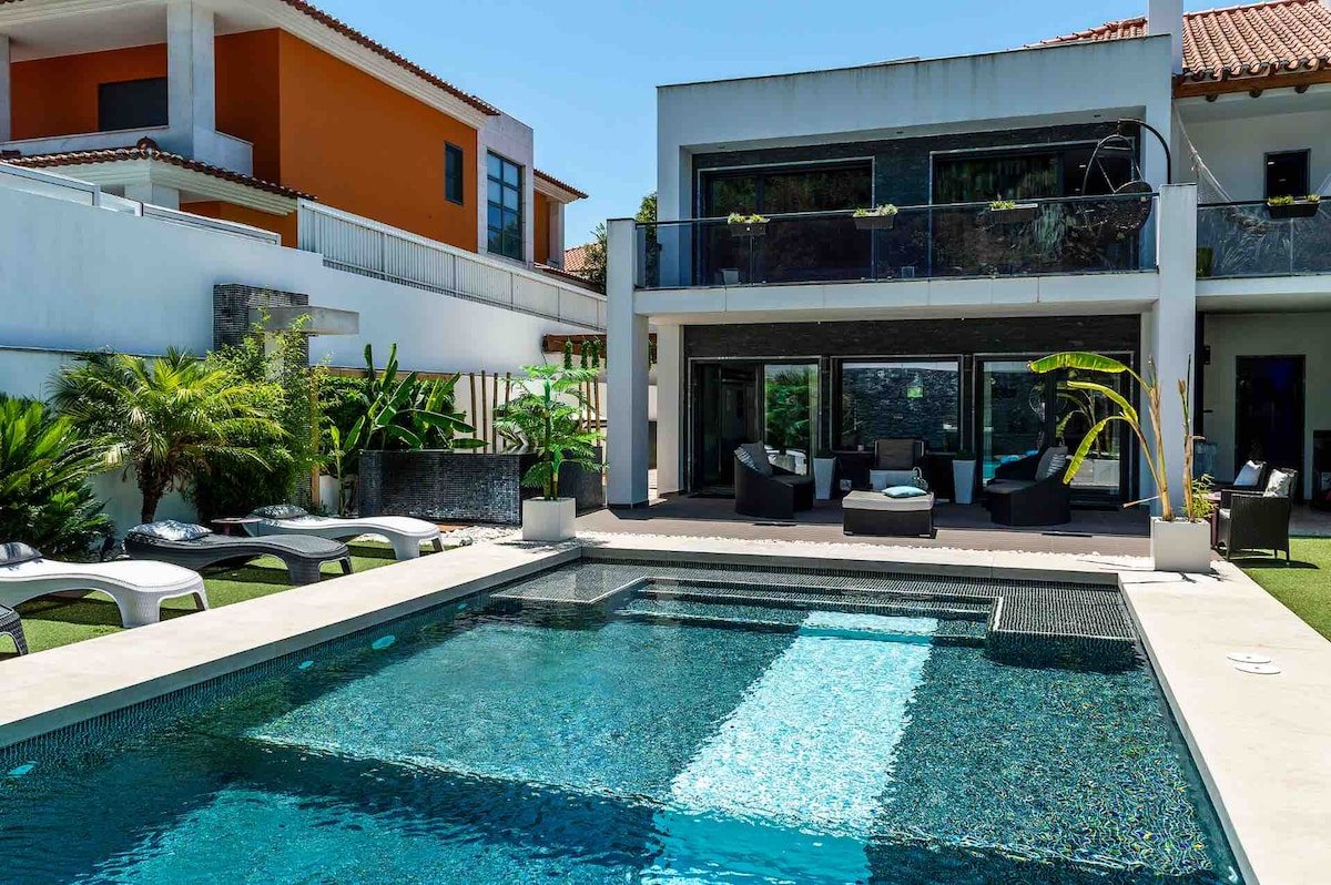 Palm Tree Villa gallery image 3