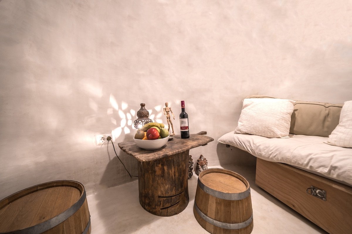 SantoriniParadise: PARADISE cave, private hot tub! gallery image 5