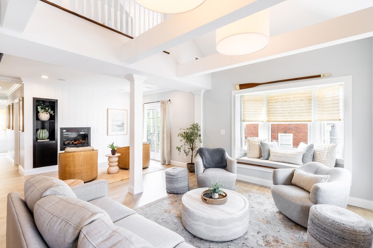 Condo w/Spiral Staircase to Loft, Perfect for Kids gallery image 5