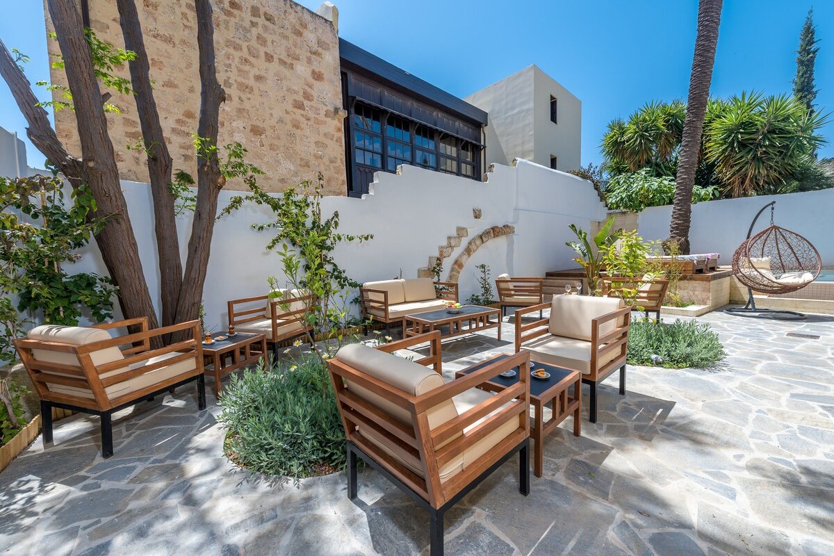 Estia Entire Property gallery image 3