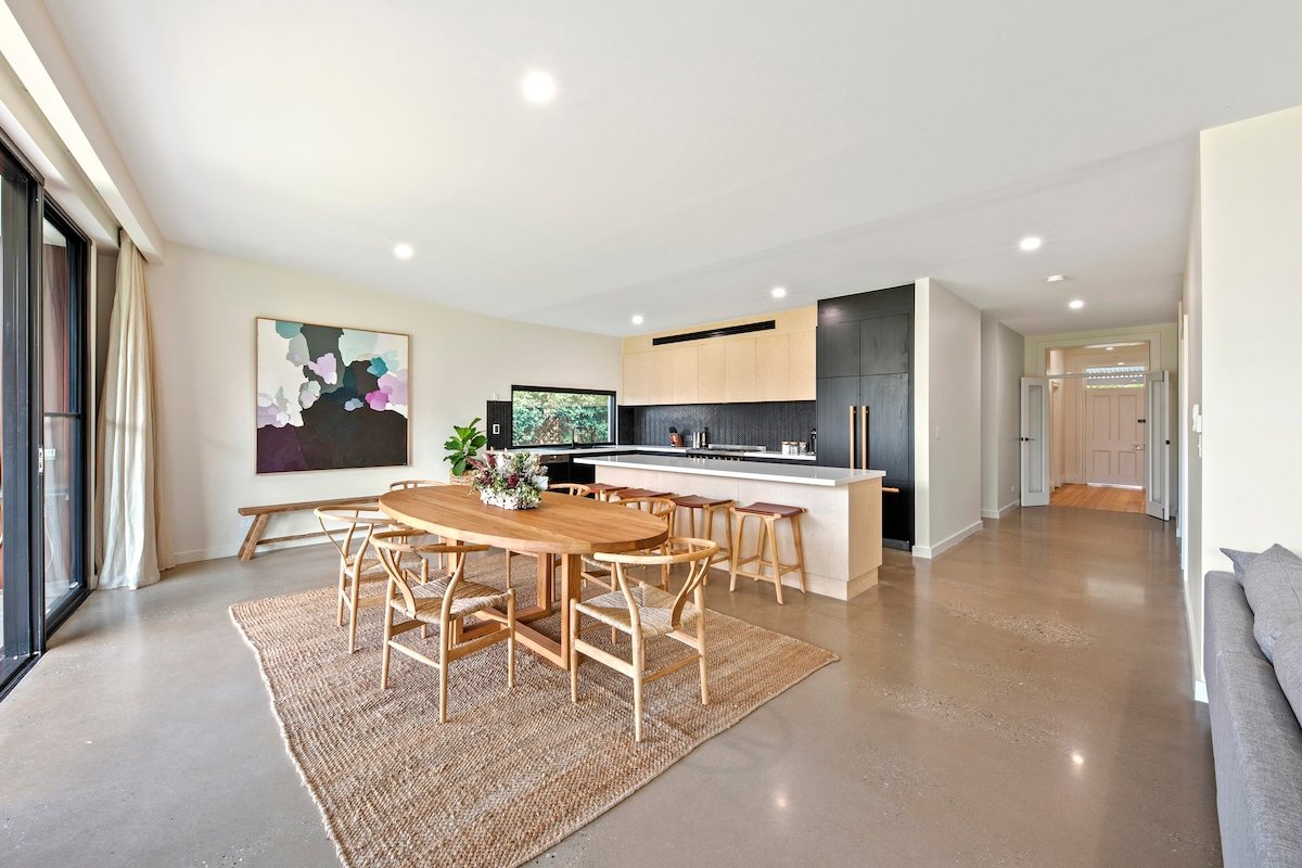 10 Murray feel like a local 3.5 bath gallery image 3