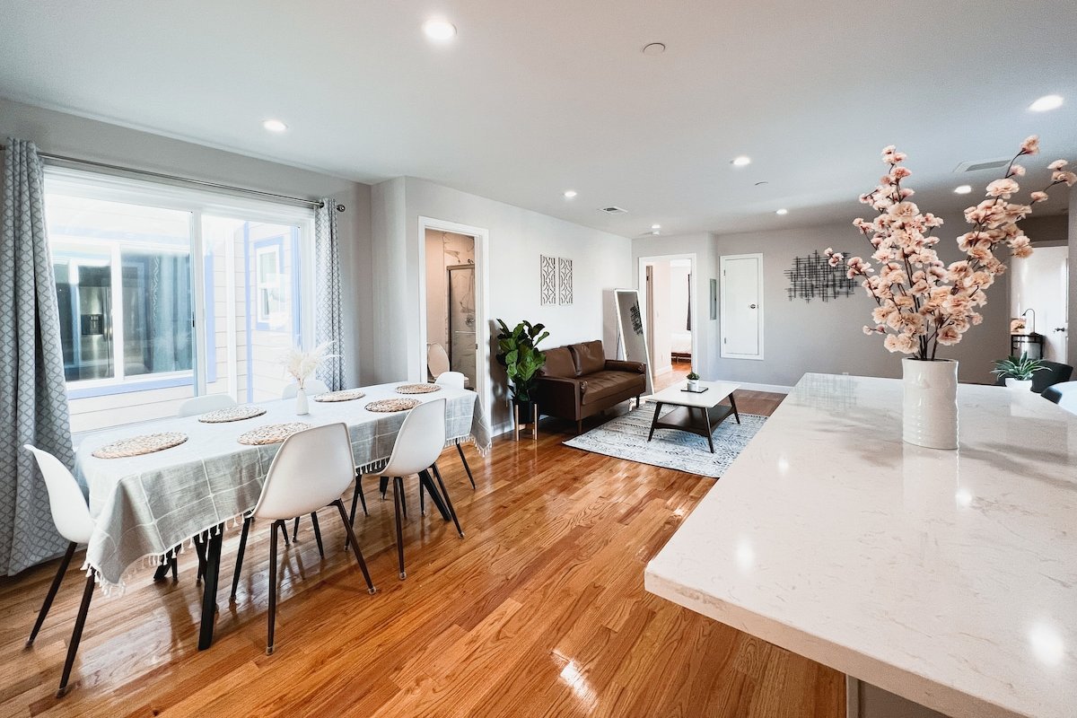 8bd/8ba Unique Spacious Clean Home gallery image 4