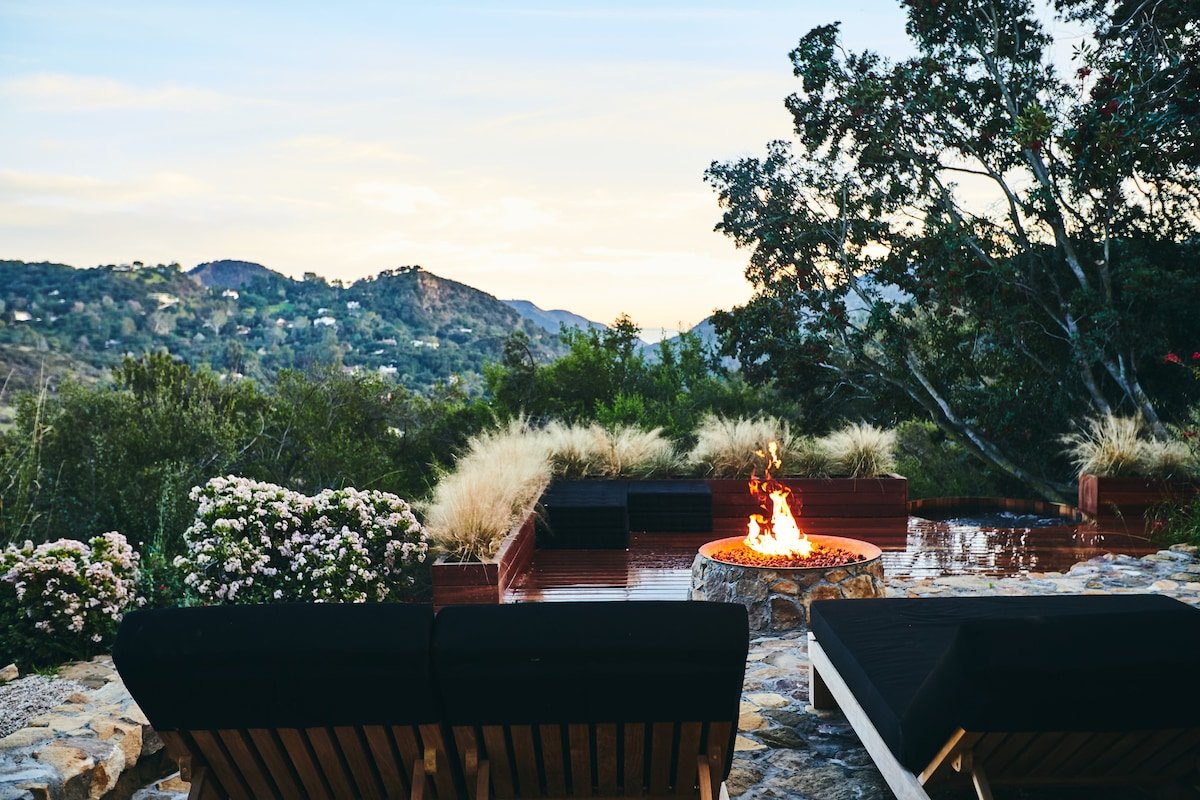 The Gate house Cabin with Cedar Hot Tub gallery image 4