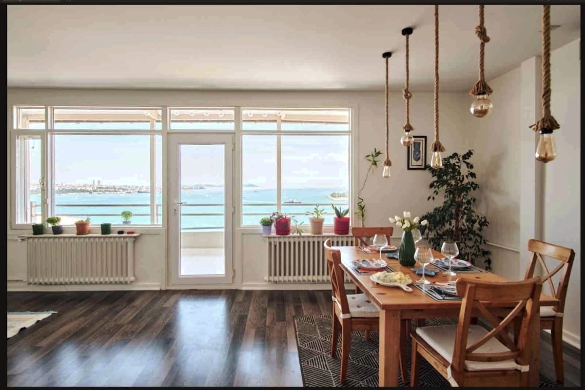 A Million Dollar View With 2 Bedroom gallery image 4