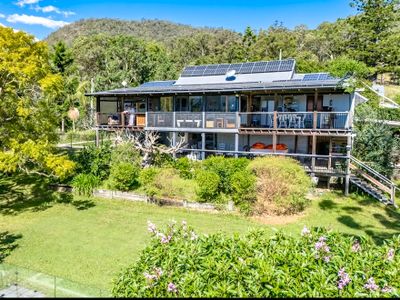 OBI OBI HOMESTEAD – Farmhouse Retreat