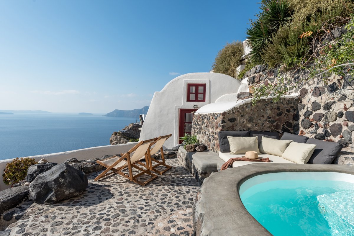 Parathira Cave Houses by Cycladica