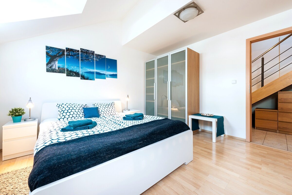 Large Duplex Apartment with a Sunny Terrace gallery image 3