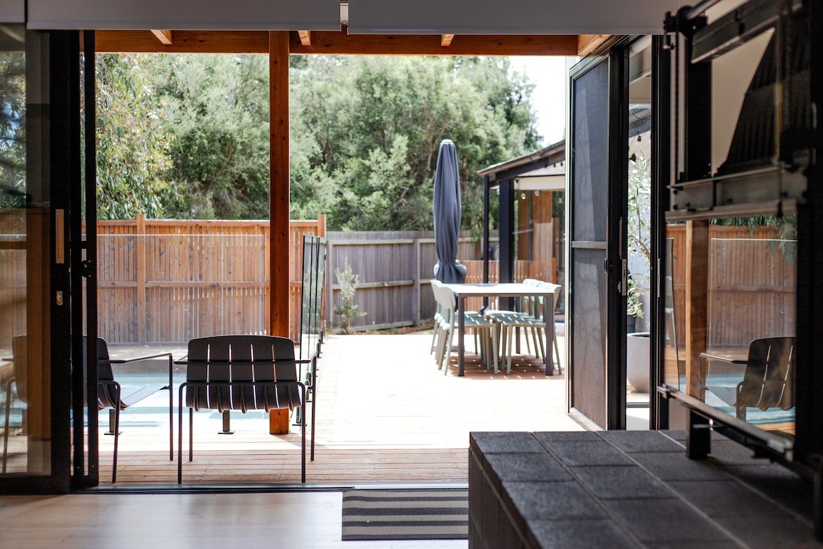 Quiet coastal escape with pool gallery image 3