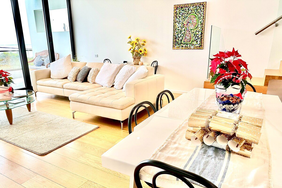 Beachside living in Brighton gallery image 4