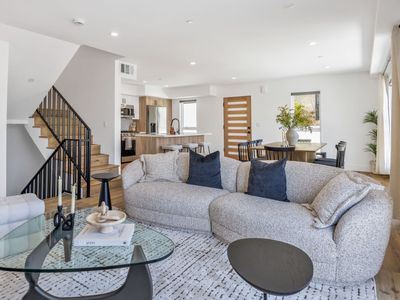 Hollywood Modern Getaway #2