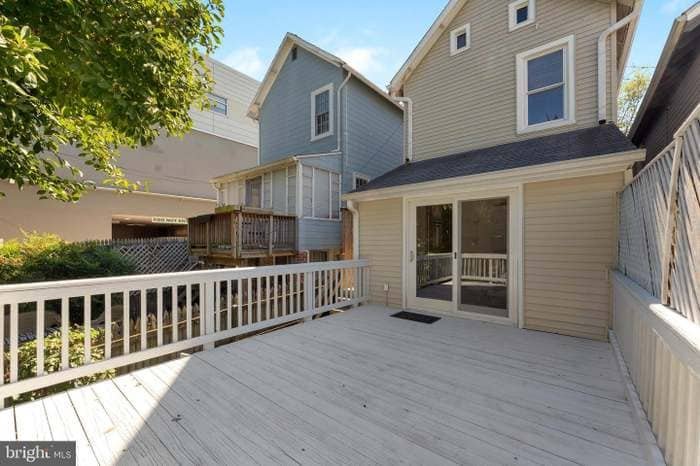 Beautiful and quiet house /3 Bedrooms 1.5 Baths gallery image 5