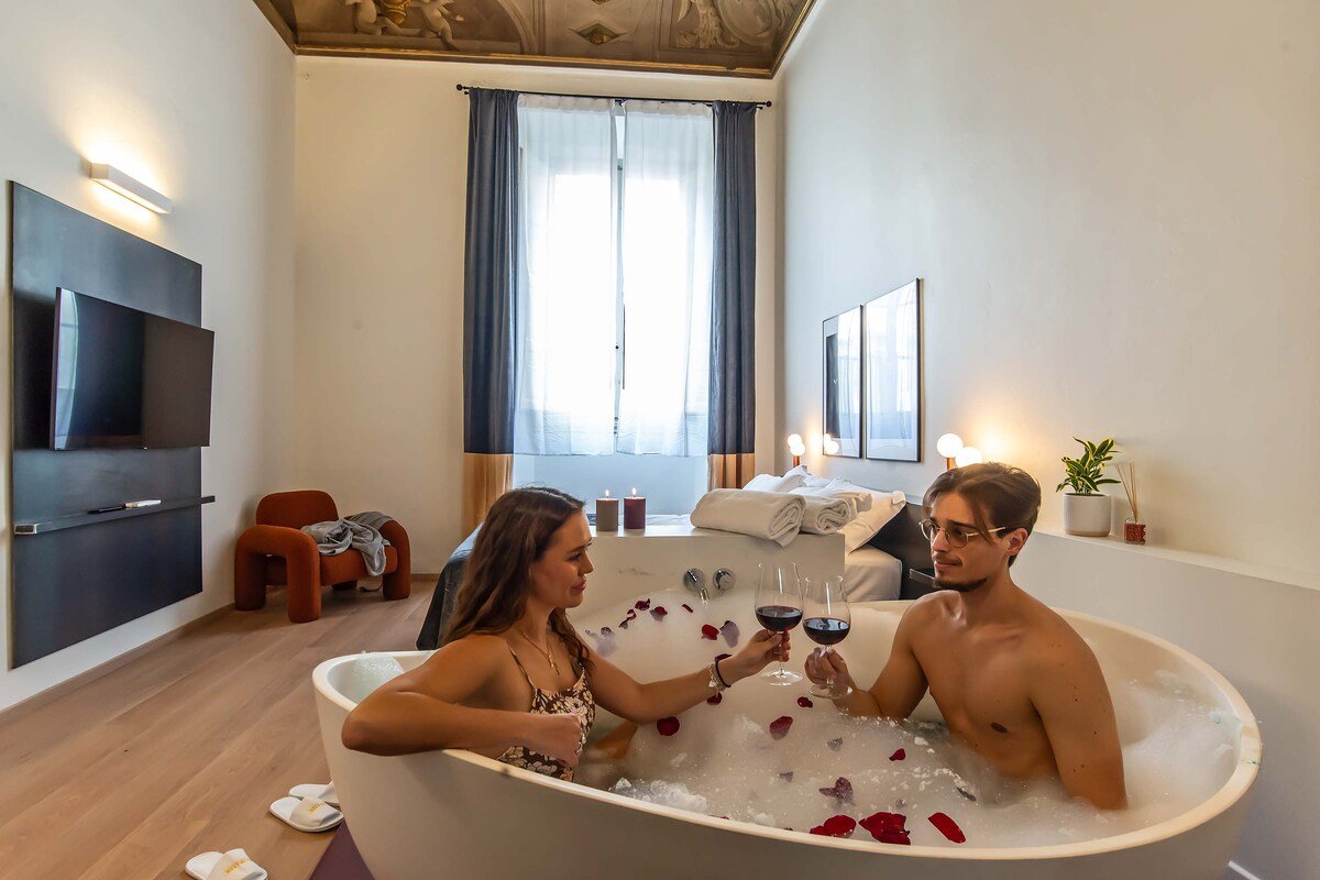 MDR Crystal Apartment gallery image 5