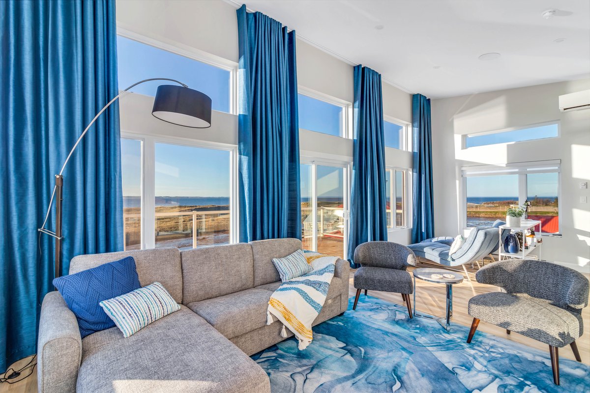 Luxurious Waterfront Beach House in Parlee Beach