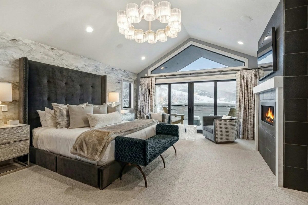 Luxe PC Estate | Chef’s Kitchen + Acreage + Views gallery image 2