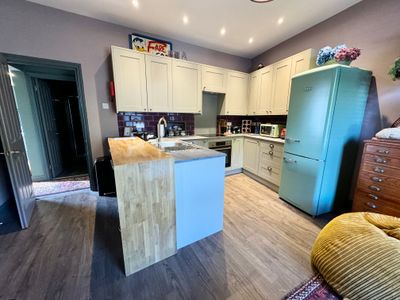 The St George: A Beautiful and Spacious Apartment