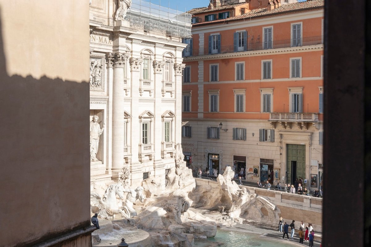 Acque Romane Fontana di Trevi gallery image 3