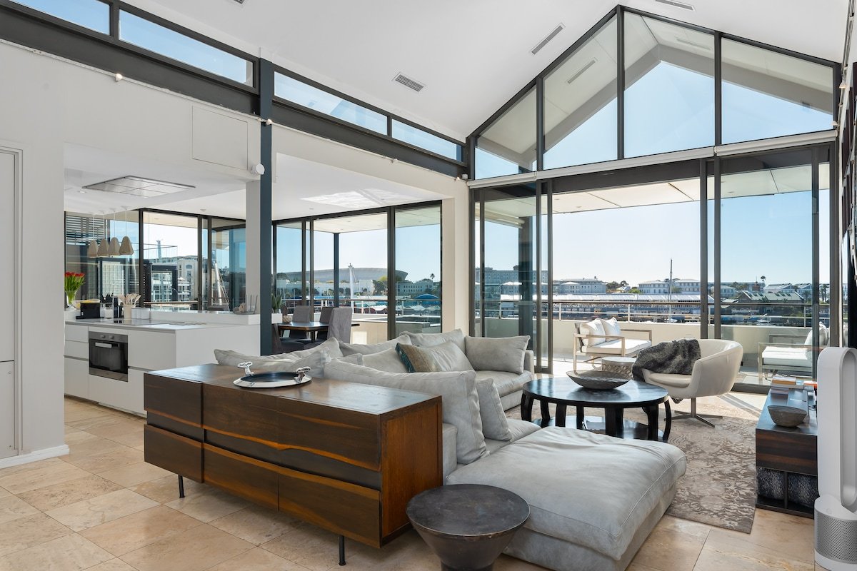 The Waterfront Marina – Penthouse 403 Paregon gallery image 2