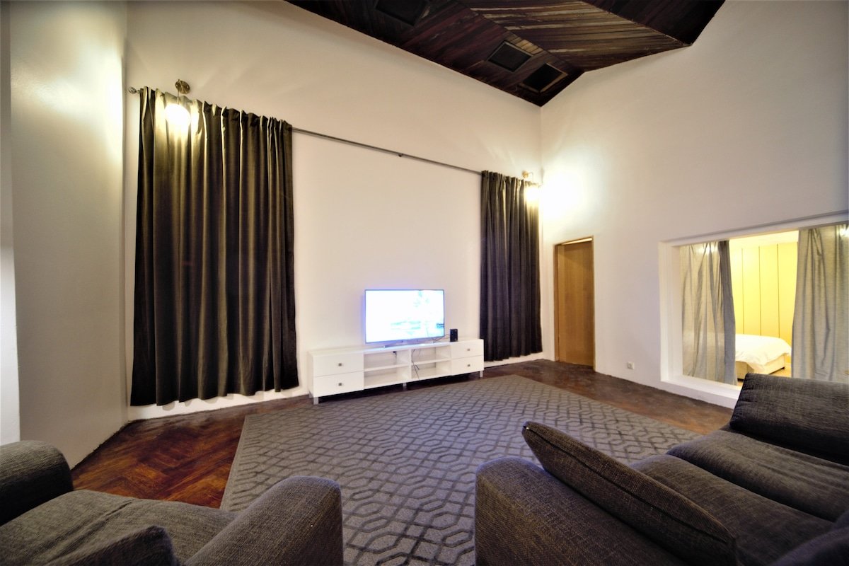 The Theatre apartment Old Town 3 bedrooms gallery image 5