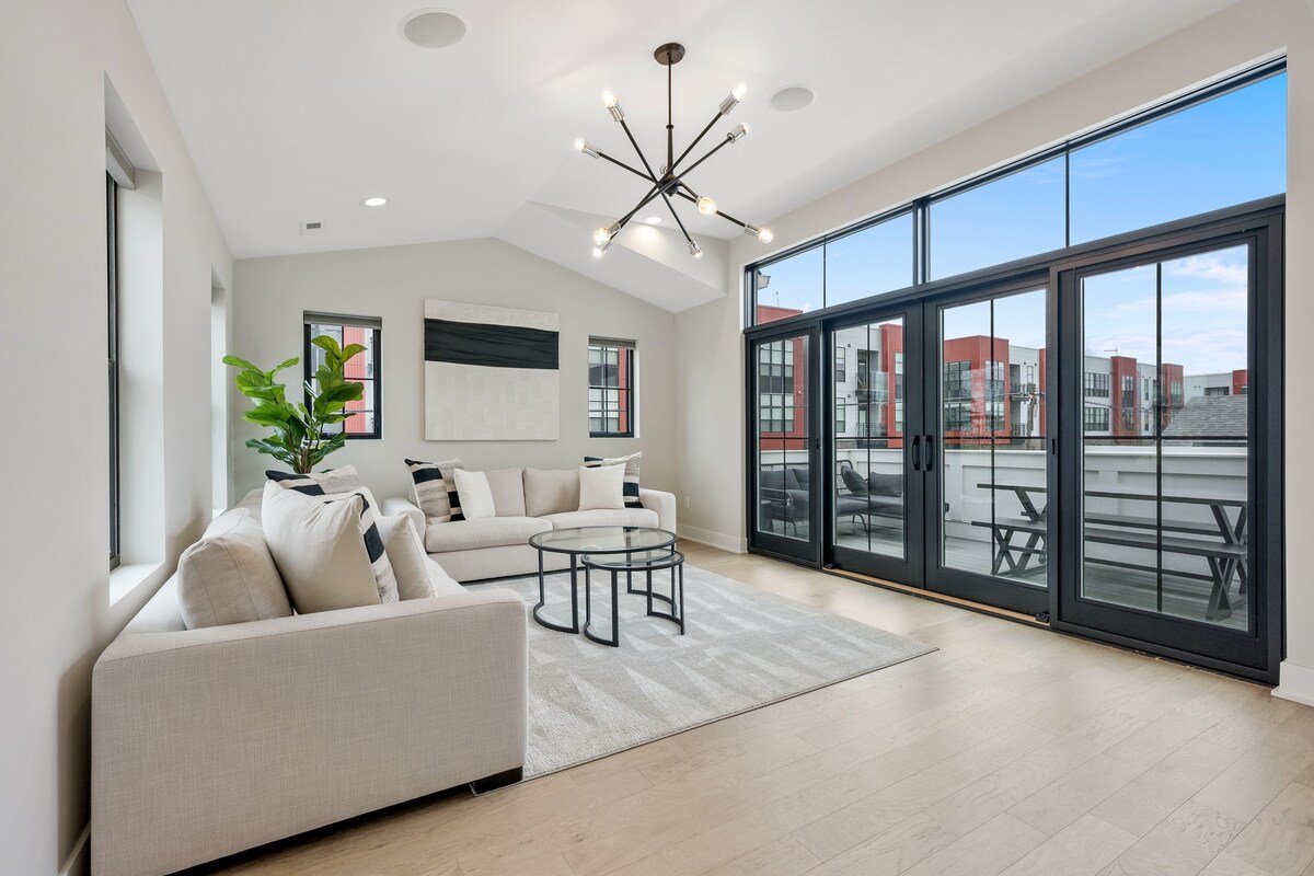 AMAZING MODERN NEW BUILD IN ITALIAN VILLAGE! gallery image 4