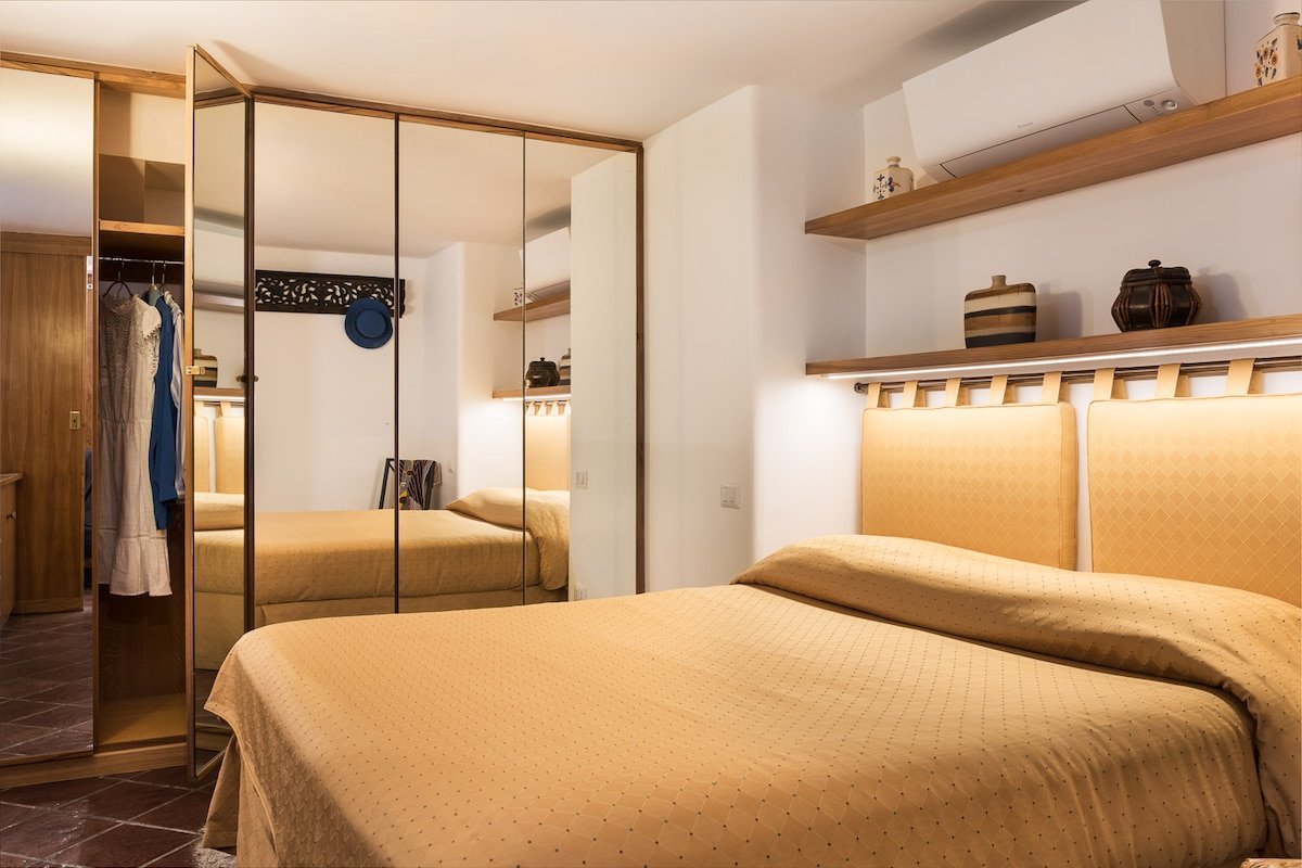 Idyllia | Teatro Pompeo Apartment in Navona area gallery image 4