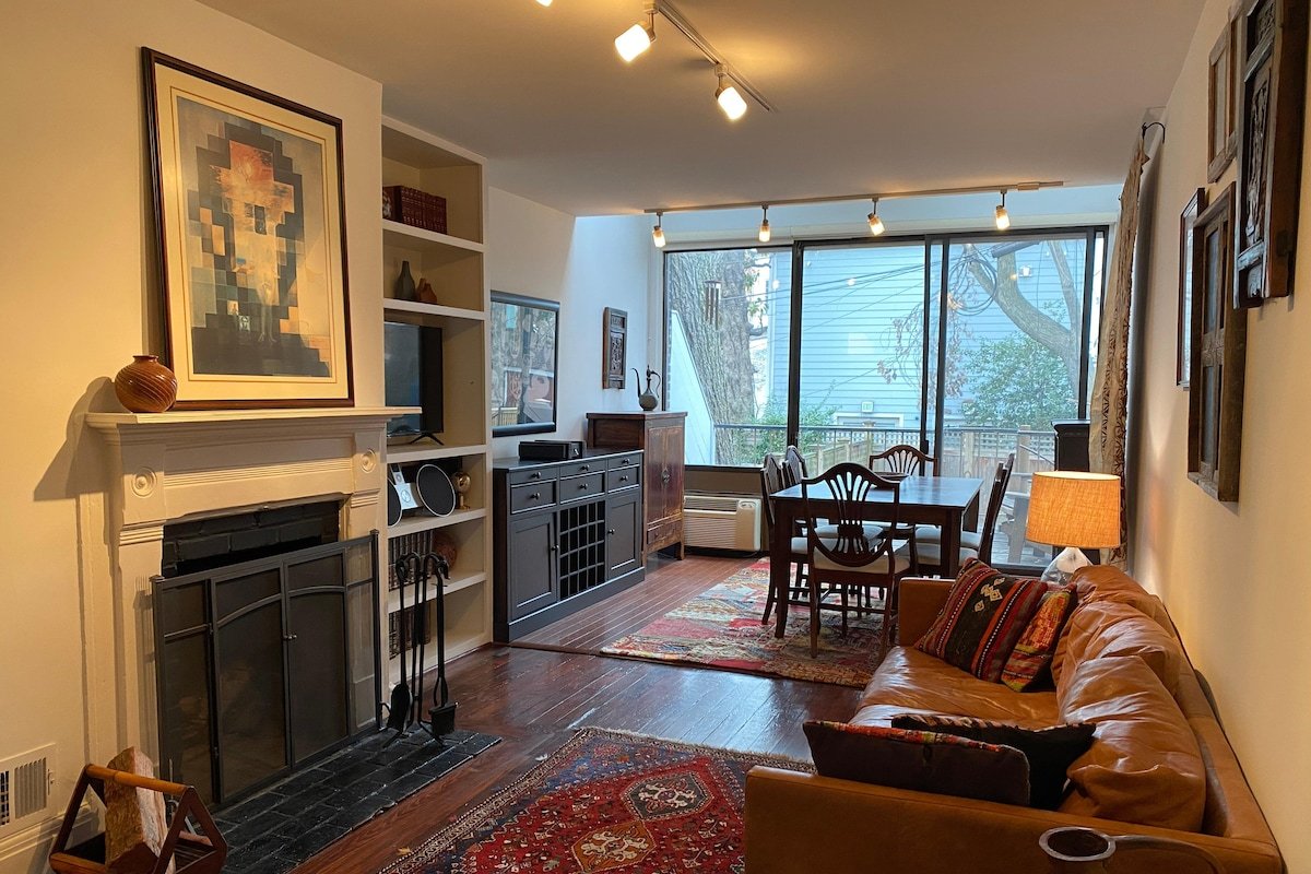 Quaint Georgetown Home, Walk Score 97, Deck, yard gallery image 2