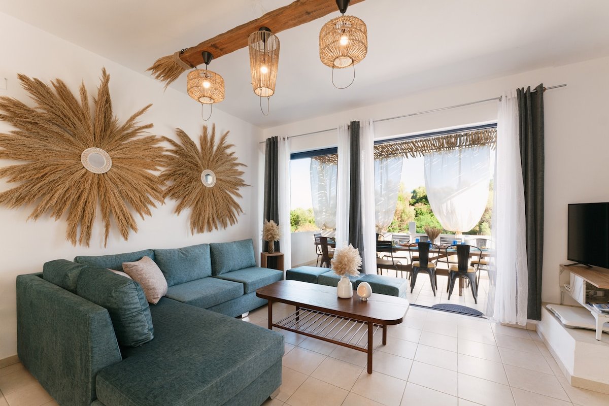 Villa Lira – The Hidden Gem Above the Sea gallery image 4