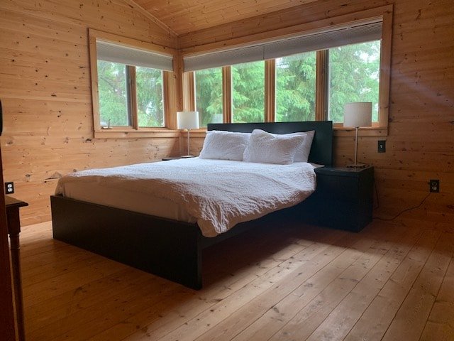 4 season cottage with hot tub in Constance Bay gallery image 5