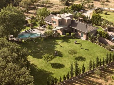 Villa Fuerte & Weddings | 2 MiniVans | 18 Guests