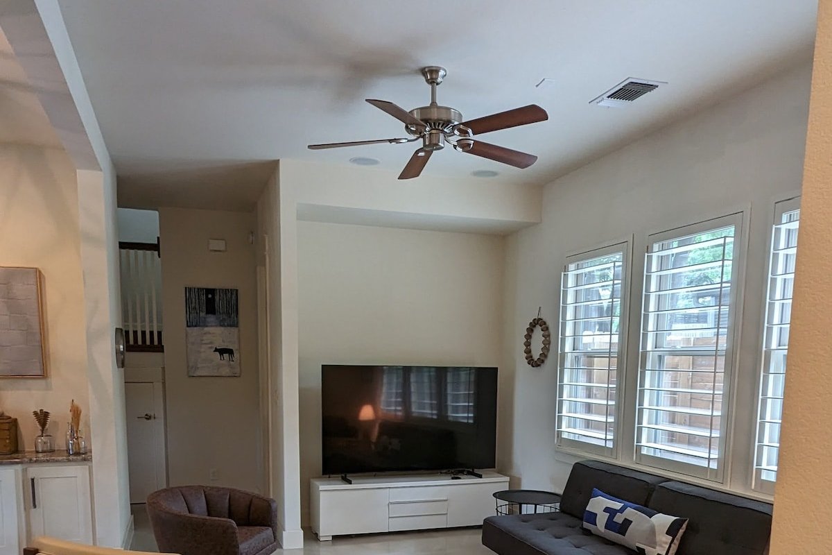 SoCo Stone House gallery image 3