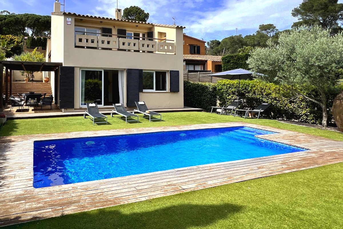 Inoblidable casa amb jardí i piscina privada. gallery image 2