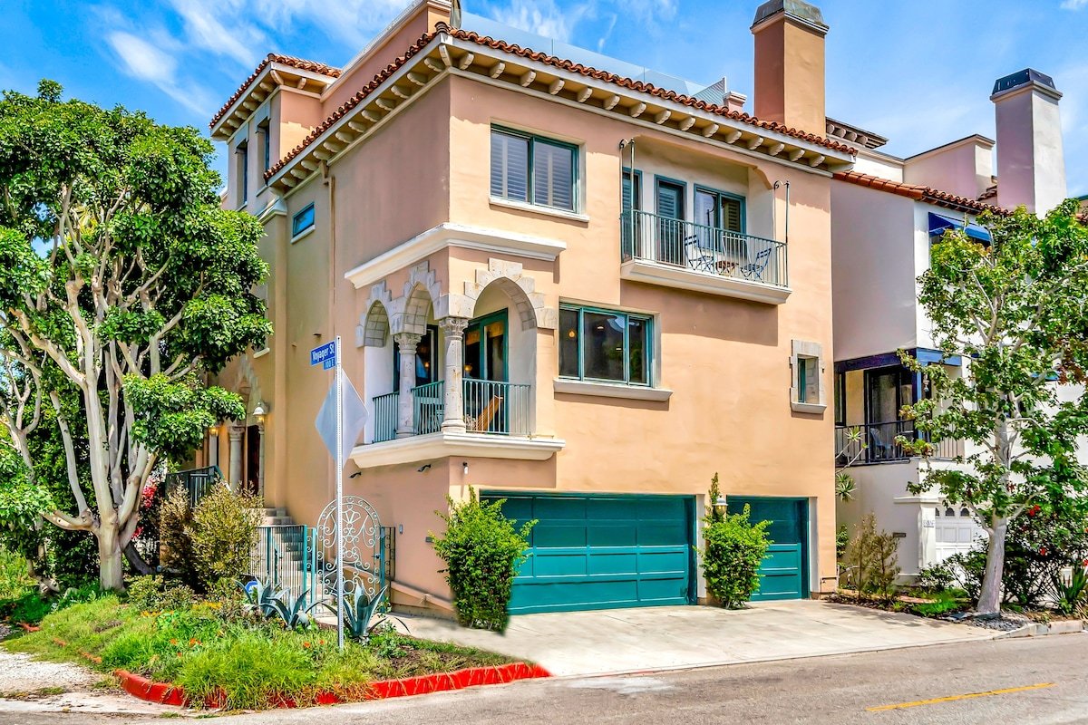 Luxury 5200sqft Villa w/Rooftop Deck-1min to Beach gallery image 4