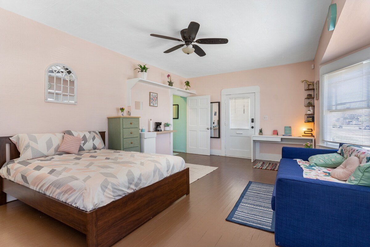 Best location Craftsman Home!3 parkings,walkable! gallery image 4