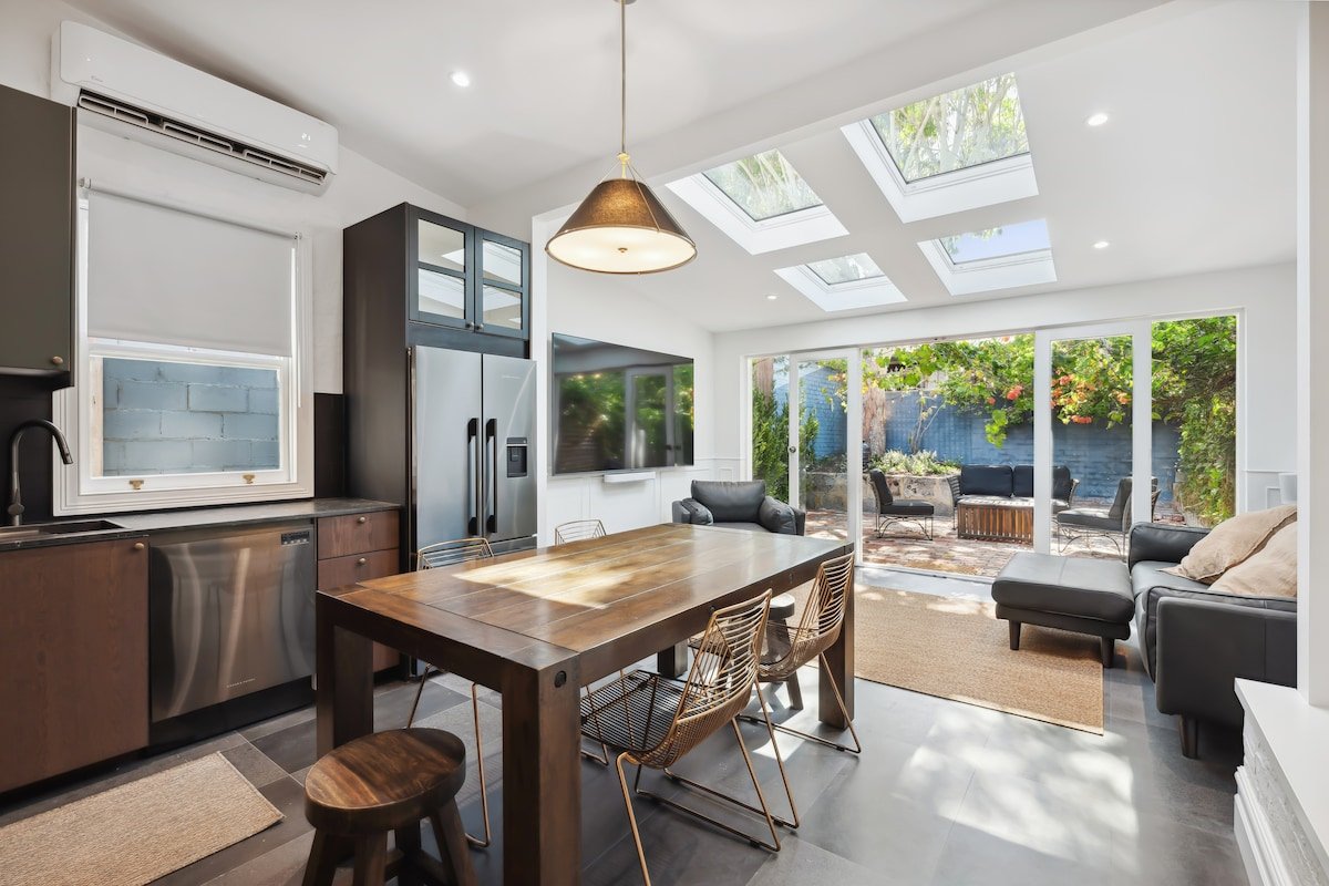 Paton House | Heritage Luxe | 250m to Beach gallery image 3