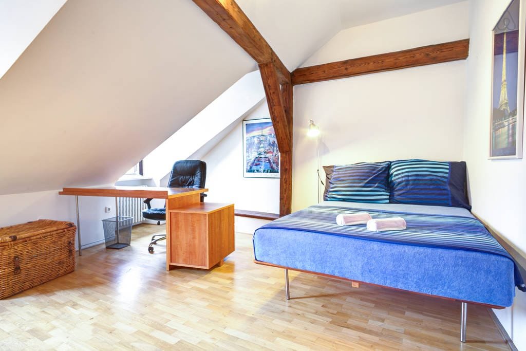 Luxury Private ATTIC in CENTER gallery image 2