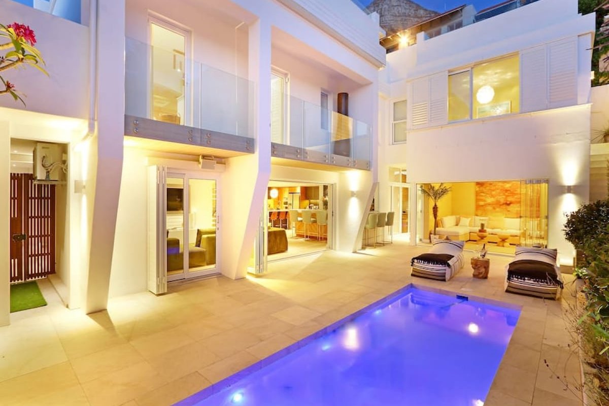 Clifton YOLO Spaces – Clifton Private Beach Villa gallery image 2