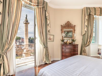 The View Colonna Traiana: Boutique Luxury Home