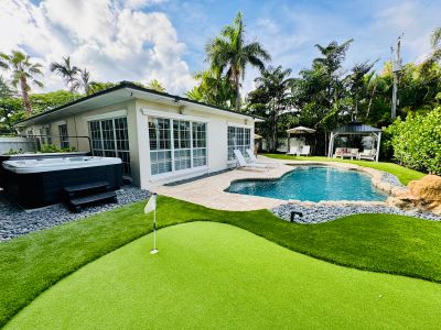 Beach Haven: Heated Pool, Hot Tub,Mini Golf, Beach