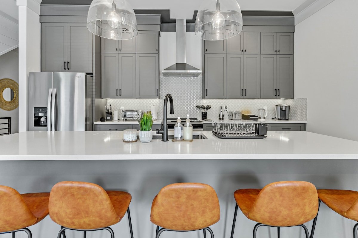 *SLEEPS 24* Keep the Secret *2 Units * 8BR* 8BA*3 gallery image 2