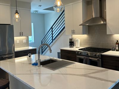 Modern 3 Bed Townhome in Rino w/ Rooftop Deck