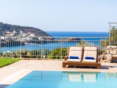 Paris Villa, with Pool, BBQ, Playground & SeaViews