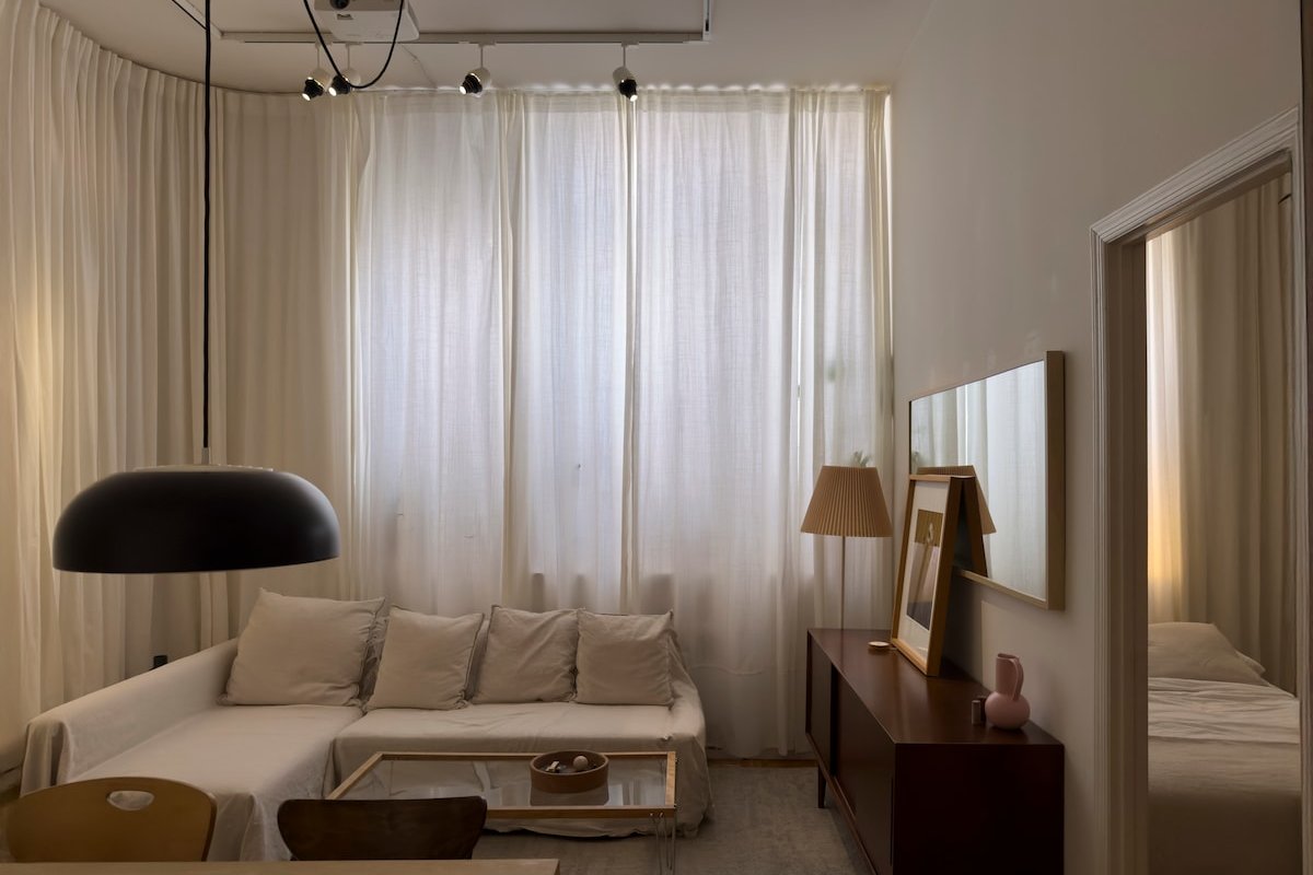 unique artist’s apartment in Manhattan gallery image 4