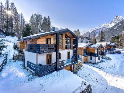 Quality Chalet with pastries & housekeeping daily