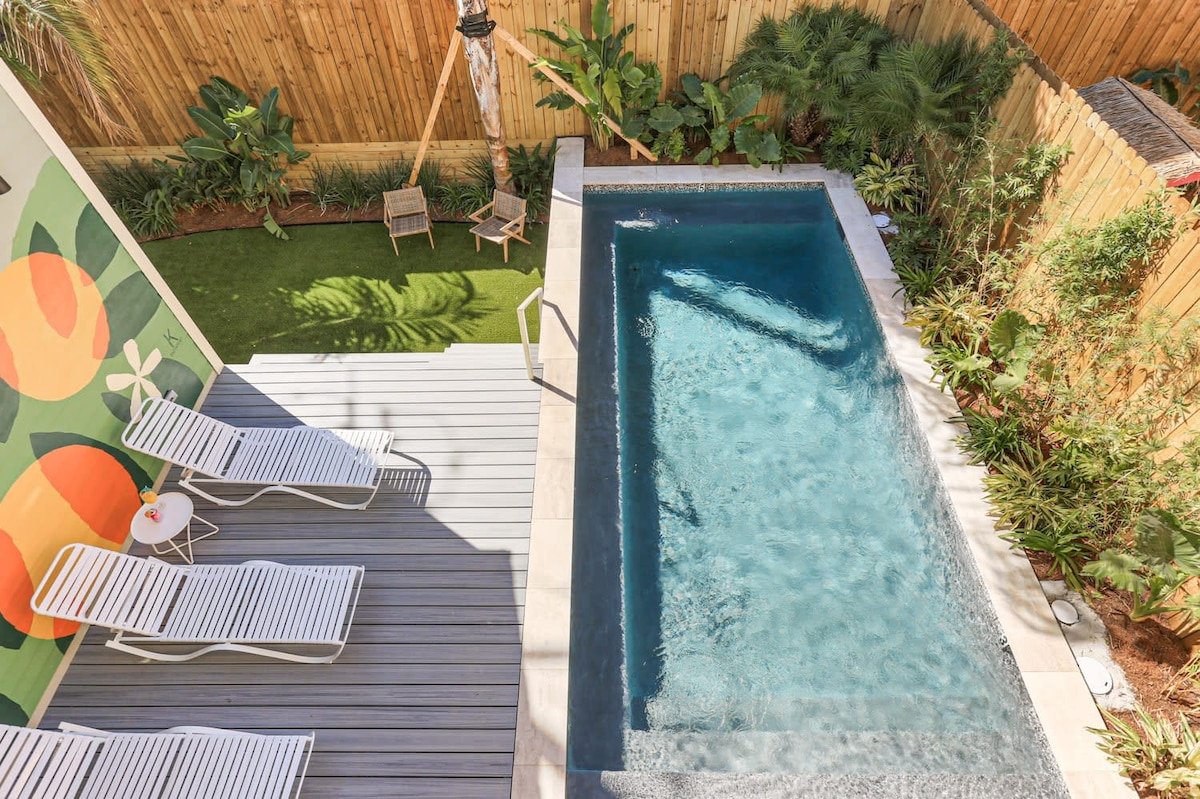 Outdoor Living in New Orleans | Heated Pool gallery image 4