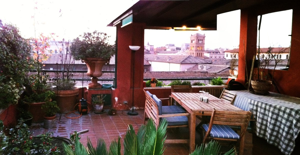 The Historic Nobleman’s Penthouse – 3 bedrooms gallery image 3