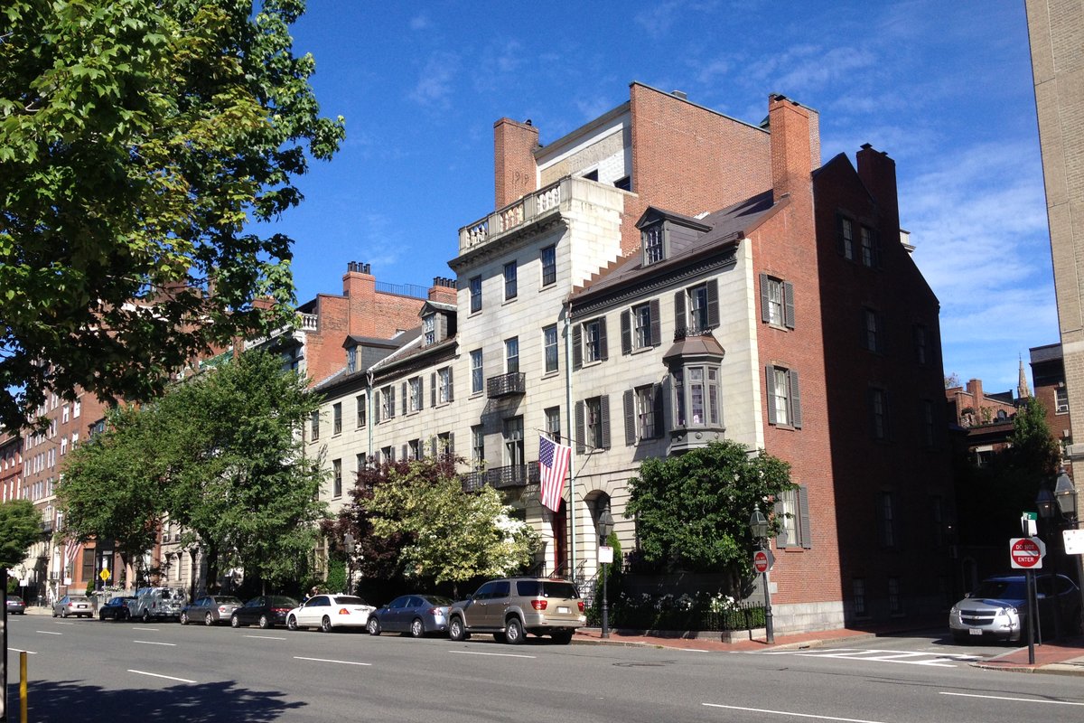 Stunning Beacon Hill Boston Townhouse Apartment